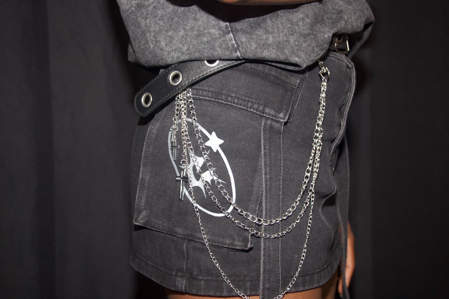 Monochrome cargo skirt