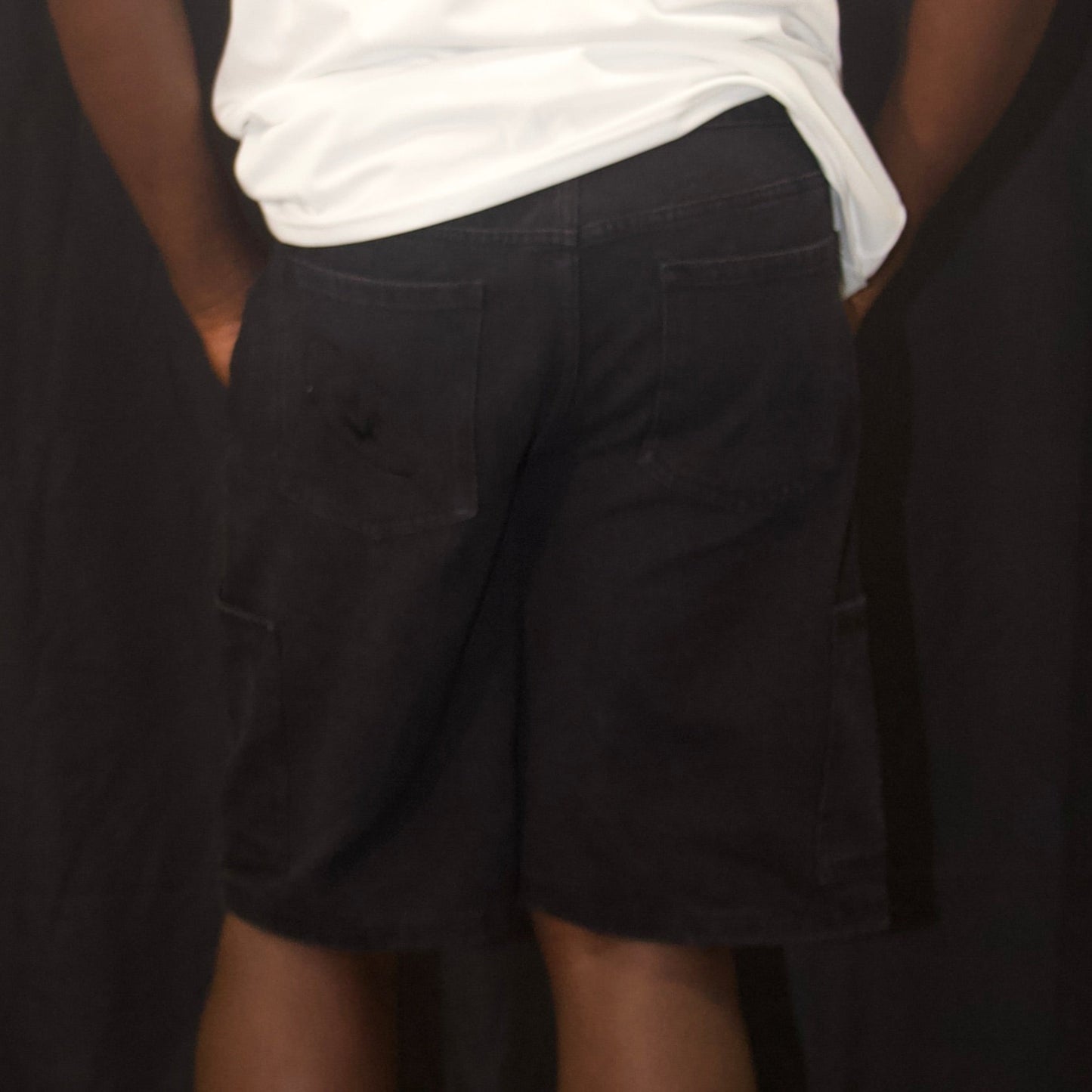 Monochrome cargo Shorts (Black)