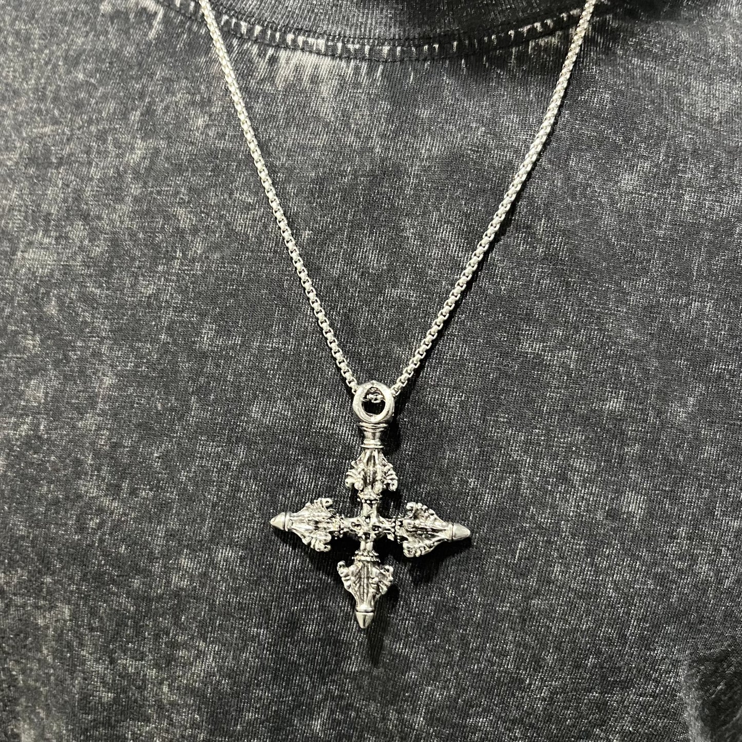 Monochrome compass Necklace
